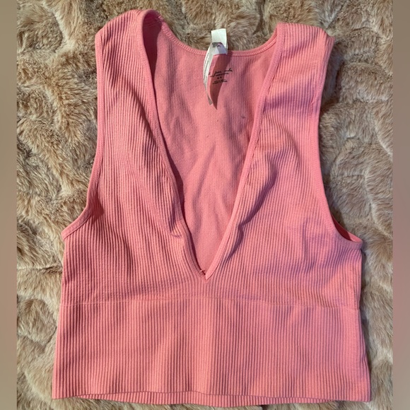 OUT FROM UNDER Hailey Seamless Plunge Bra Top - Picture 2 of 6